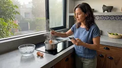 Cómo cocer un huevo para que quede en su punto (y sin el anillo verde)